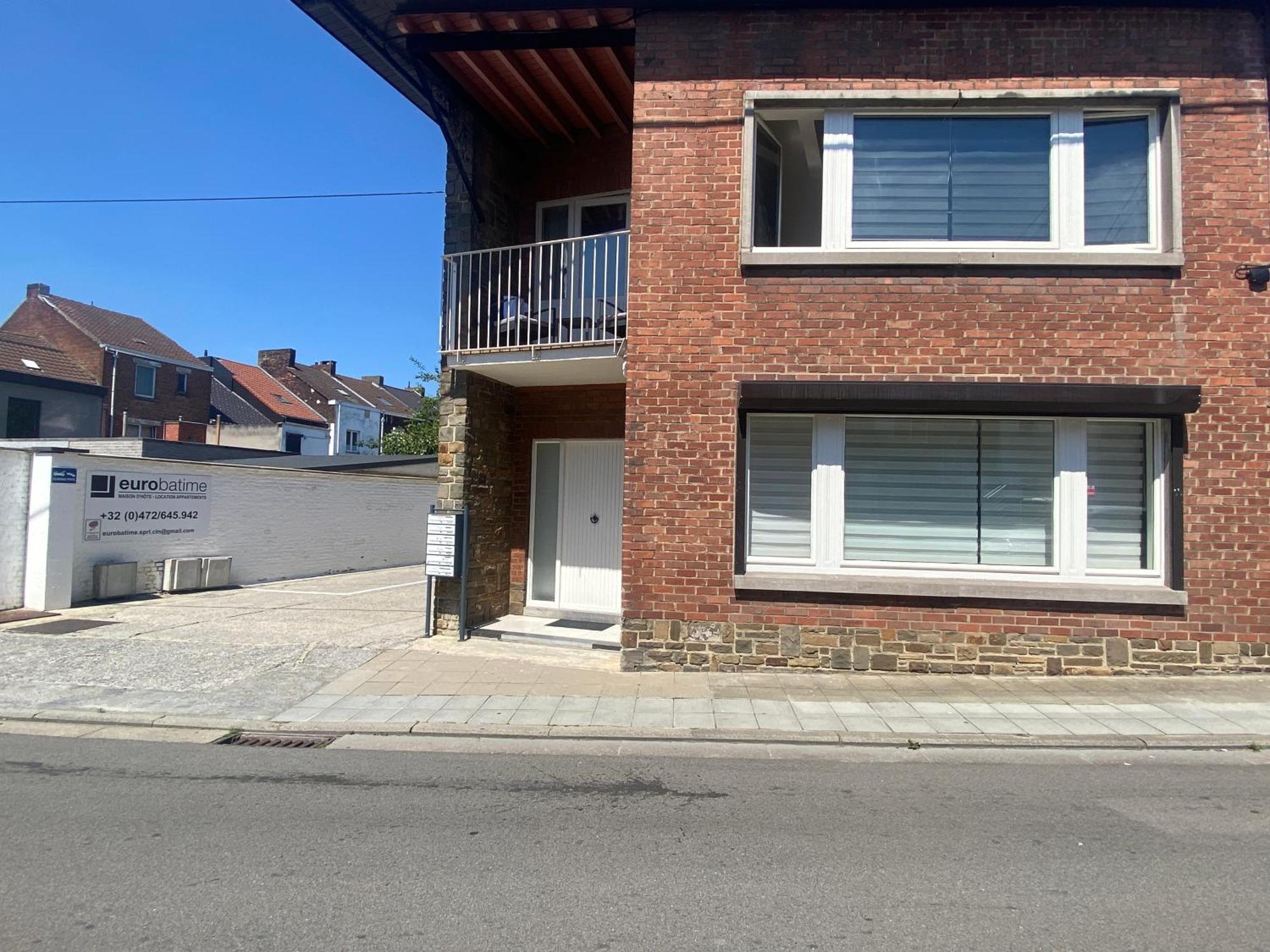 1-E Superbe Appartement Lumineux Charleroi Exterior photo